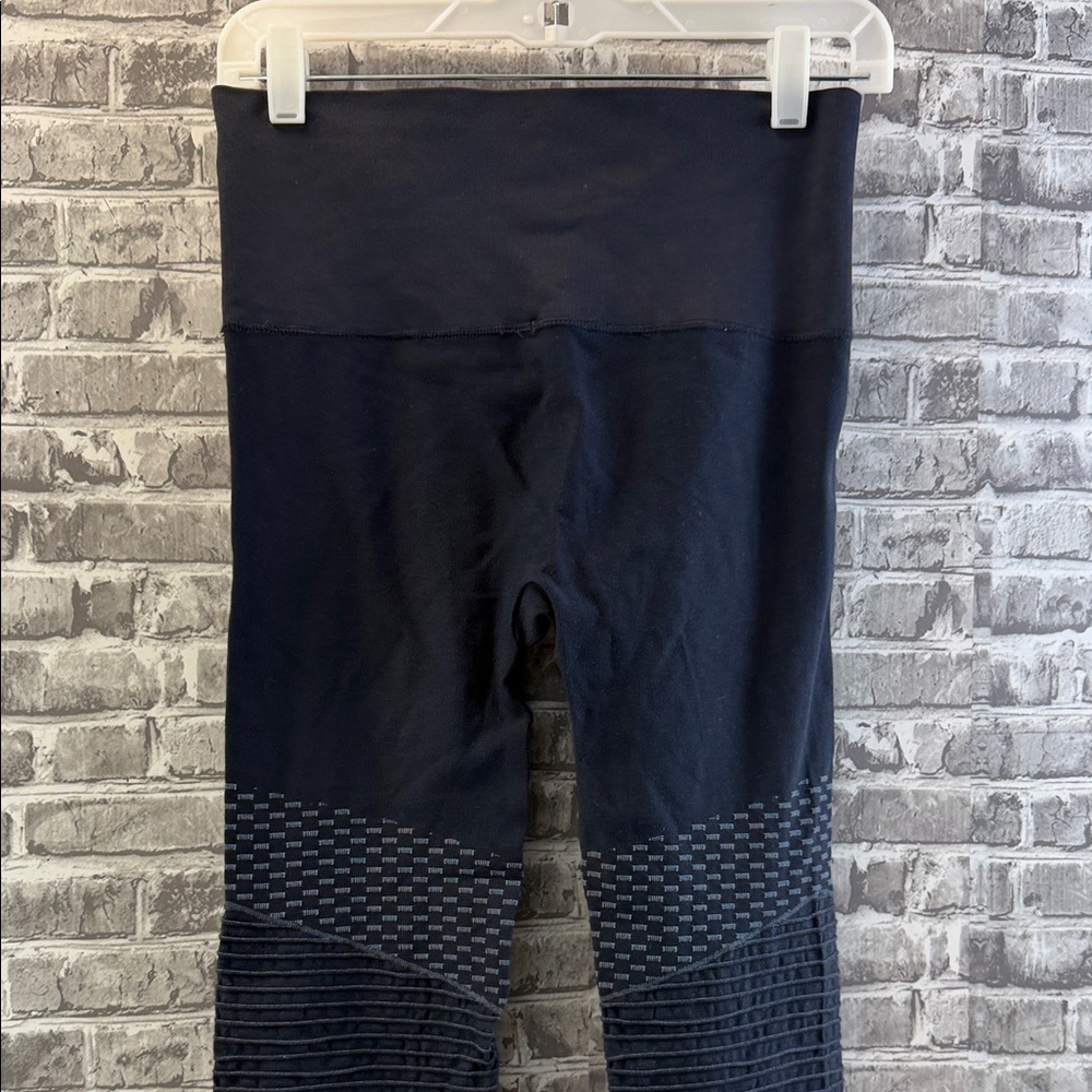 SPANX Patterned Leggings - Picture 5 of 11